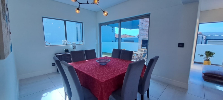3 Bedroom Property for Sale in Calypso Beach Western Cape